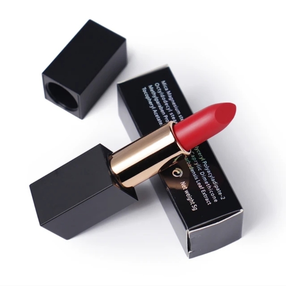 Janiah'z beauty & essentials matte lip stick - Picture 4 of 7